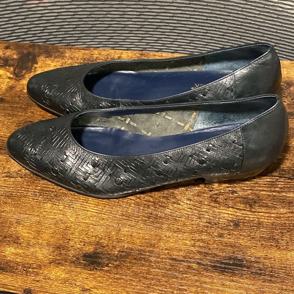 Cabin Creek Vintage 90's Carly2 Woven Leather Flats Womens Size 9.5 navy - Picture 3 of 9